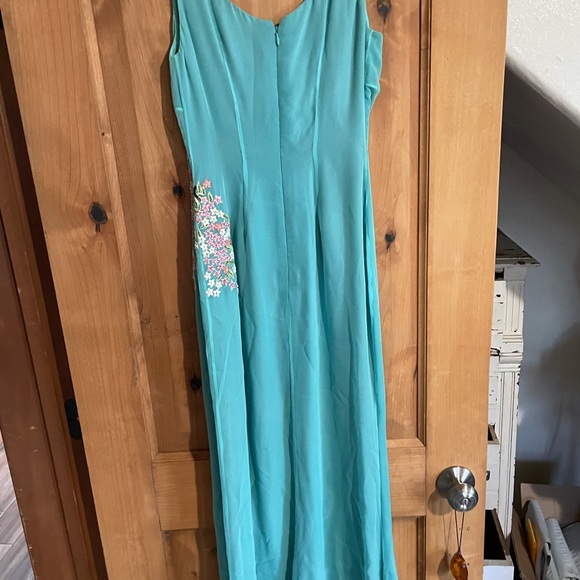 Vintage Vera Wang Embroidered Gown - Picture 9 of 10